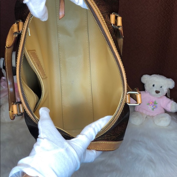 Authentic ✅ - Picture 5 of 8